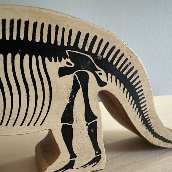 Dinosaur Skeleton Fossil Wooden Shelf Decoration - Picture 5 of 7